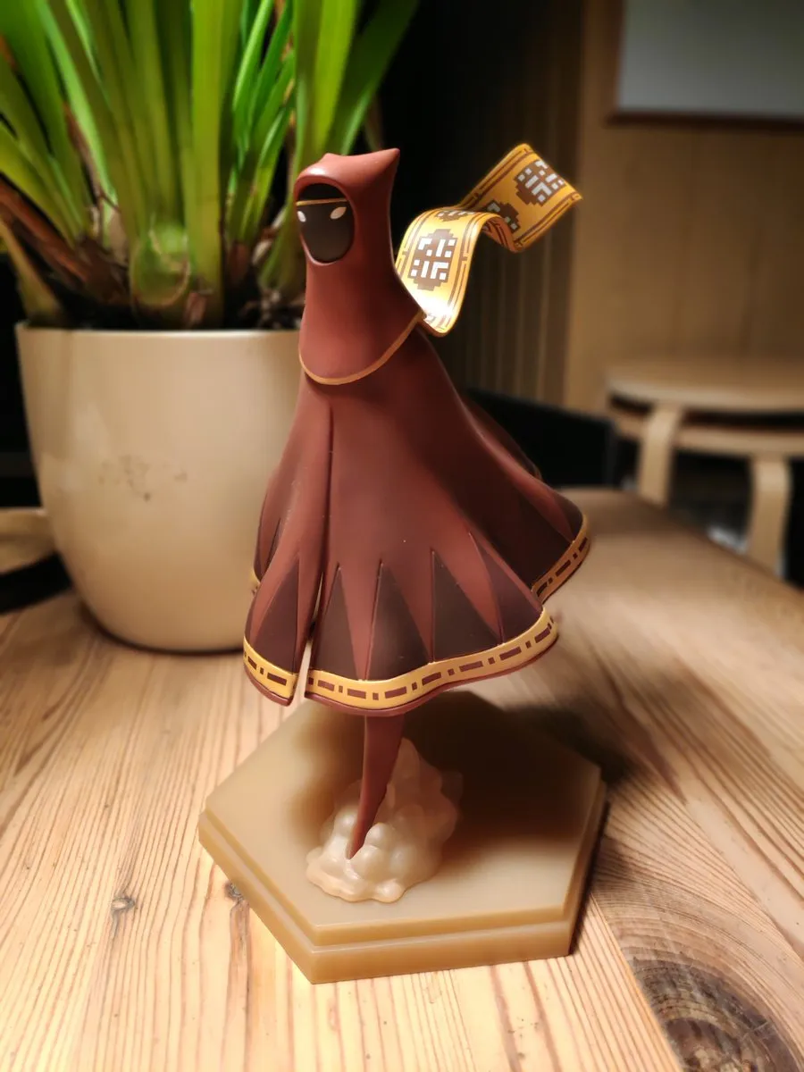 Journey traveler statue
